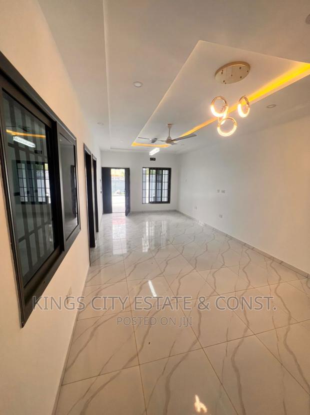 3bdrm House in Canada-Estate, Ablekuma for sale photo 3