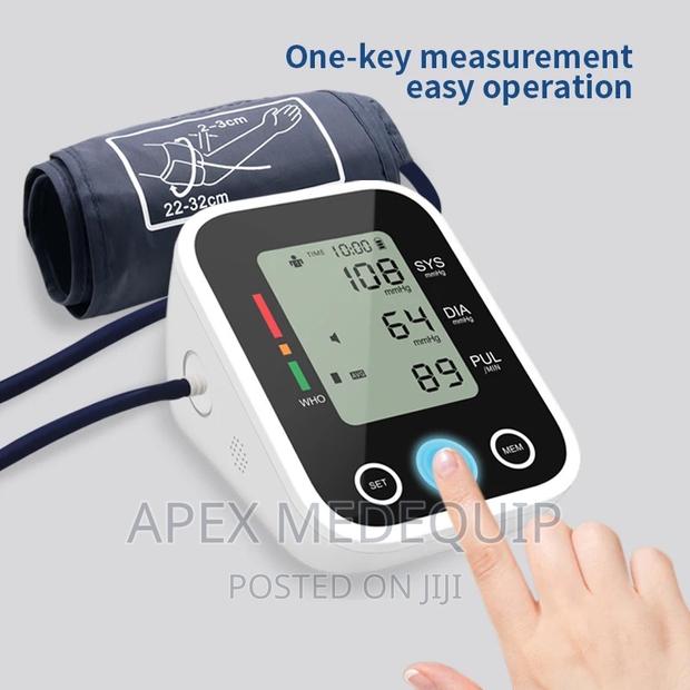 Blood Pressure Monitor With Large Cuff + Voice Function · Photo 4