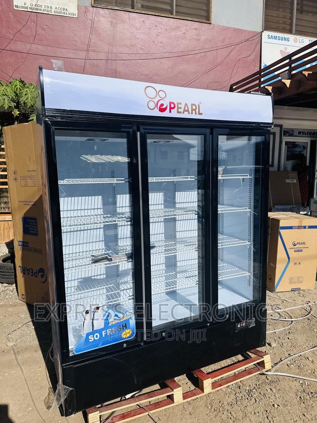 Triple Door Pearl PVC-150 950L Display Fridge · Photo 2