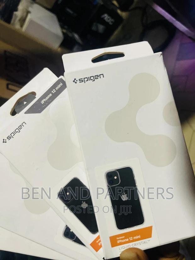 Spigen Ultra Hybrid For iPhone 12 Mini Case - Crystal Clear · Photo 3