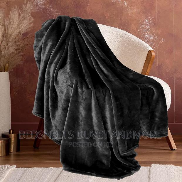 Charcoal Grey Throw Blanket · Photo 2