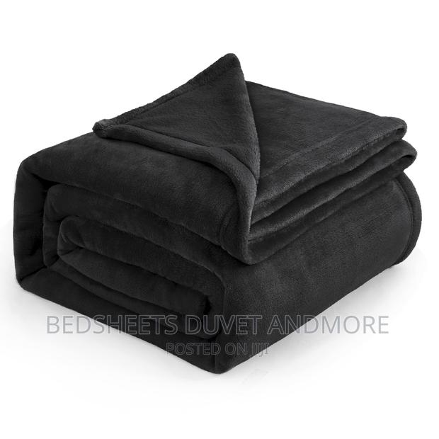 Luxurious Blanket · Photo 2