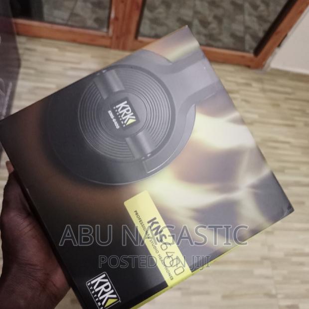 KRK KNS 6400 Close Back Studio Headphone · Photo 2