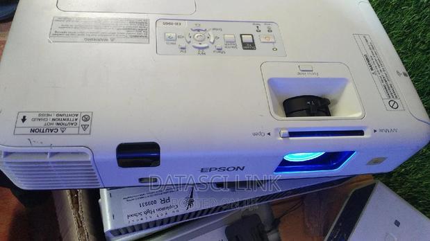 Epson Eb-1960,5000lumens Brightness Projectors