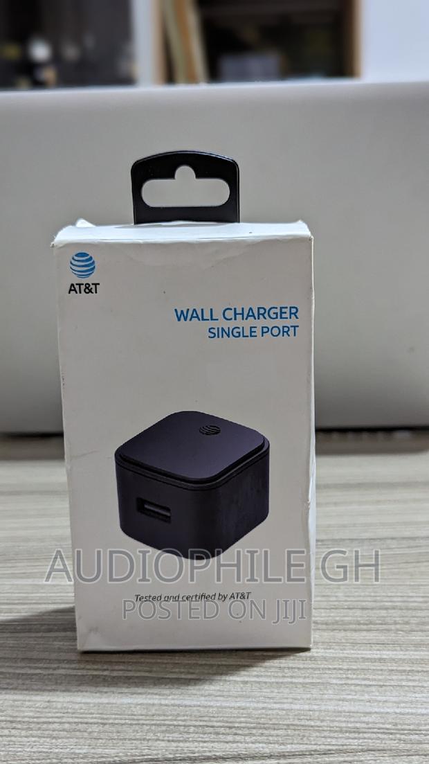 At T Wall Charger Single Port · Photo 3