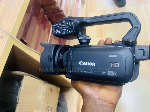 Professional Xa20 Wi-Fi Video Camera · Photo 3