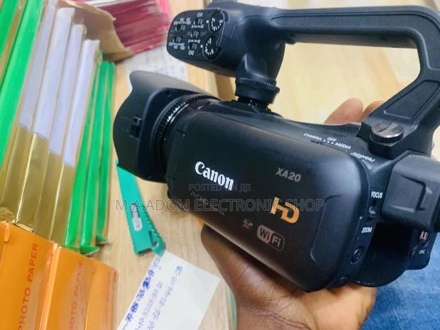 New Canon Xa20 Professional Video Camera · Photo 3