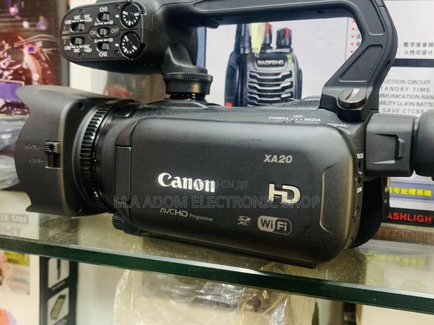Made In Japan Canon Xa20 Wi-fi Camcorder · Photo 2