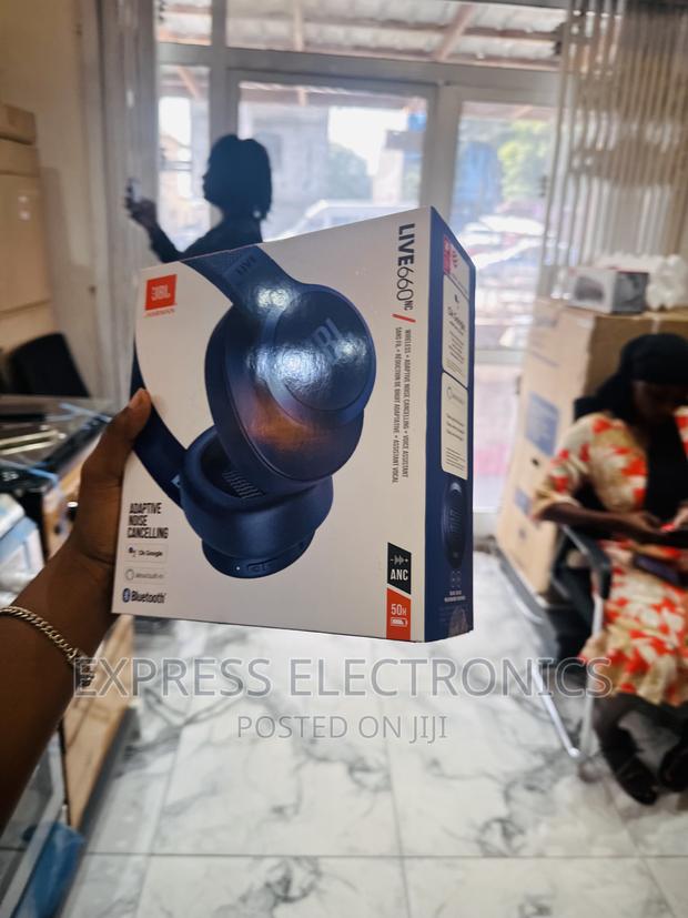 Better Deal JBL Headphones Live 660 · Photo 2
