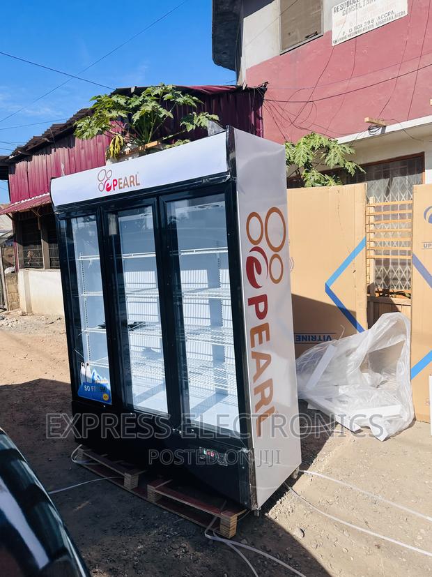 Chill Zone Display Fridge 3doors Pearl PVC-150 · Photo 2