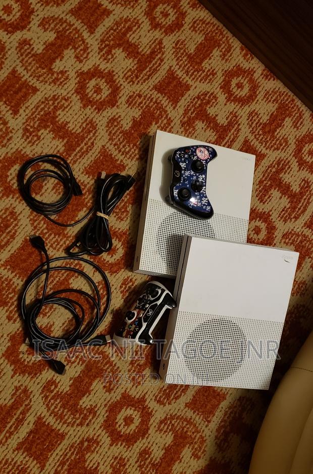 Xbox One S With Games. · Photo 4