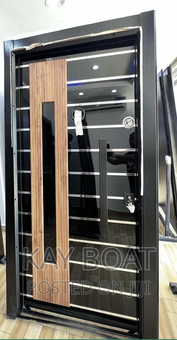 Metal Glass Door Available · Photo 2