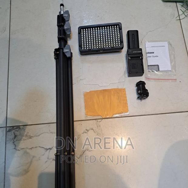 Higher Quality LED Video and Photography Light Stand · Photo 4