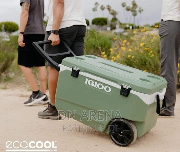 Igloo 90quart Roller Ice Chest photo 3