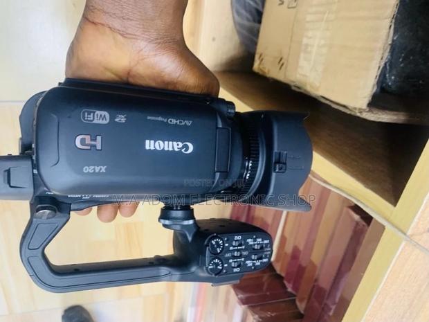 Quality Canon Xa20 Full HD Professional Video Camcorder · Photo 2