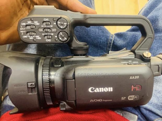 Canon Xa20 Full HD Video Camera With Built-in Wifi(Black). · Photo 2