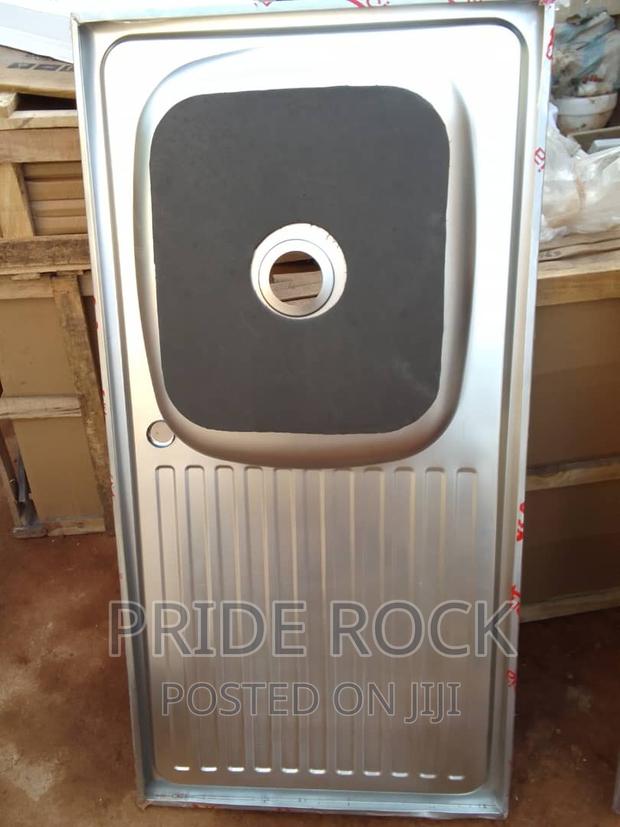 Block Kitchen Sink, 11⁄2 Waste, Flexible Tube and Tap · Photo 3