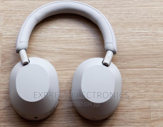 New Headphones Sony Wh-1000xm5 · Photo 2