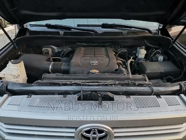 Toyota Tundra 2016 Gray