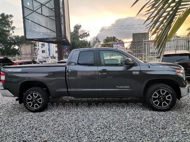 Toyota Tundra 2016 Gray