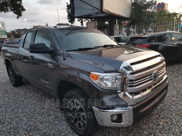 Toyota Tundra 2016 Gray