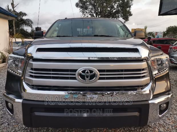 Toyota Tundra 2016 Gray