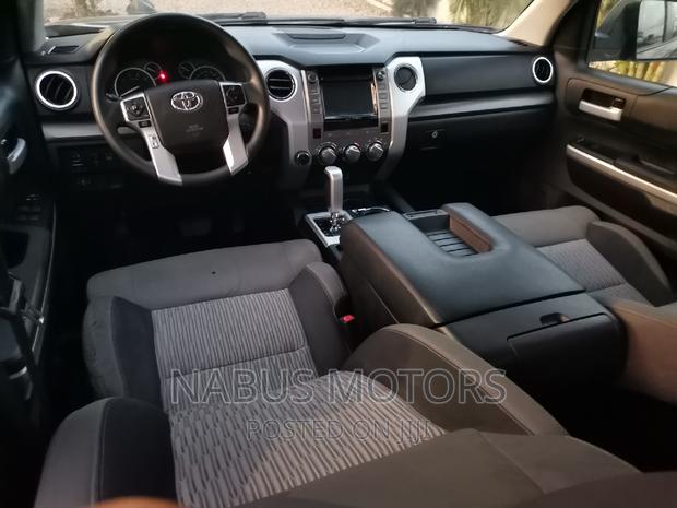 Toyota Tundra 2016 Gray