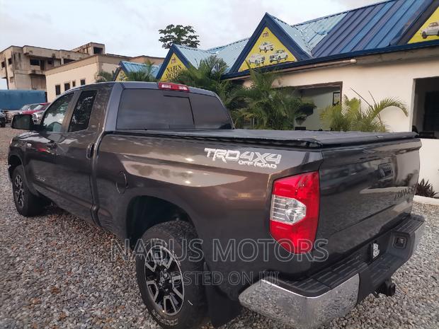 Toyota Tundra 2016 Gray