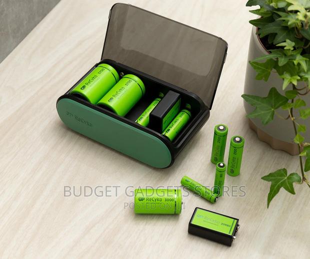 Battery Charger · Photo 2