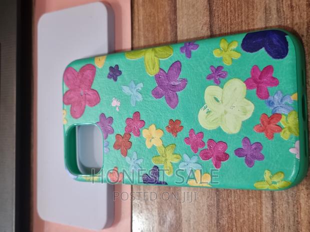 iPhone 13 Ladies Case · Photo 3