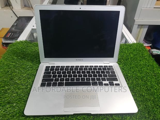Laptop Apple MacBook Air 2011 2GB Intel SSD 128GB · Photo 4