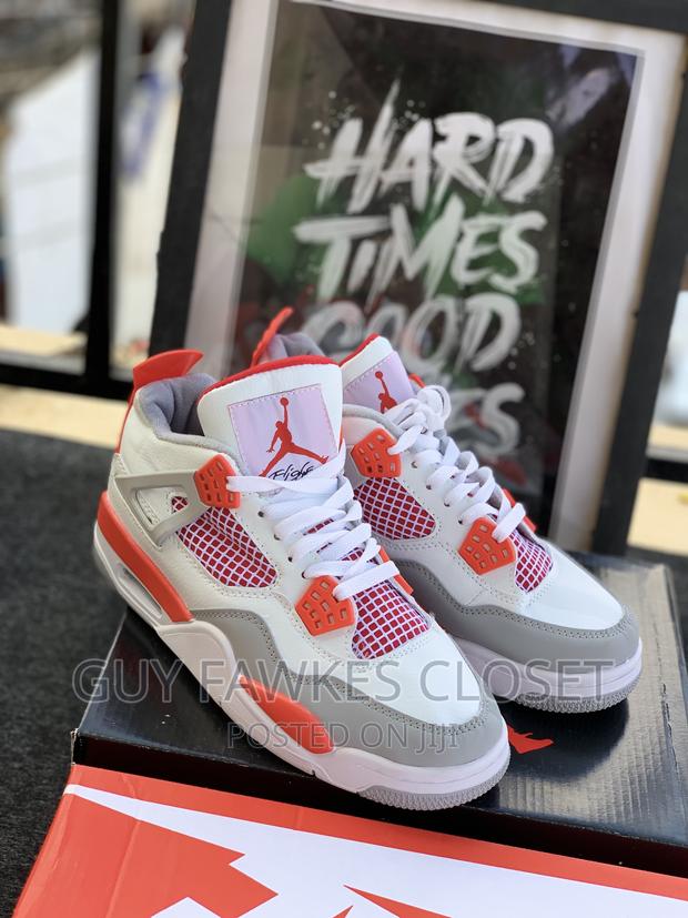 Jordan 4 Sb Red/White · Photo 4