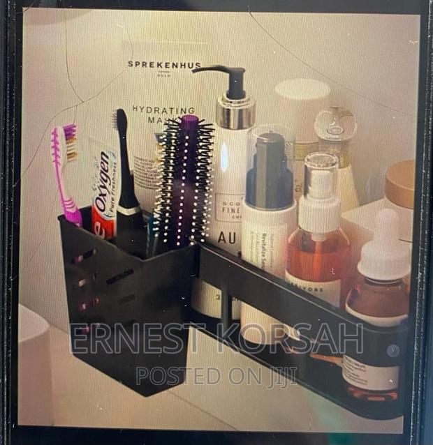 Bathroom Shelve · Photo 2