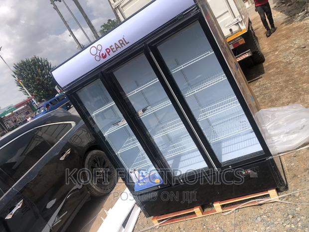 On Casters Pearl 950 Liters 3 Doors Display Fridge · Photo 2