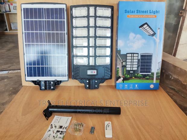 1000W Galaxy HQ Solar Street Light ( Wide Angle) · Photo 2