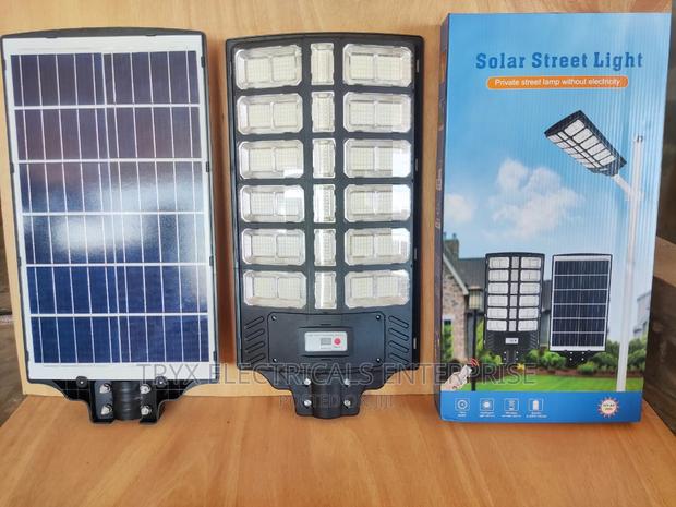 1000W Galaxy HQ Wide Angle Solar Street Light · Photo 2