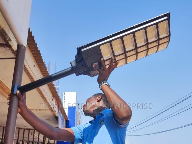 1000W Wide Angle Galaxy HQ Solar Street Light · Photo 2