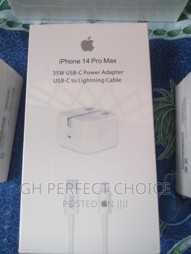 Apple 35w Type C Fast Charger · Photo 1