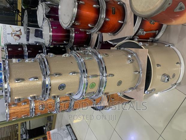 Tama 5set Acoustic Drumset · Photo 2