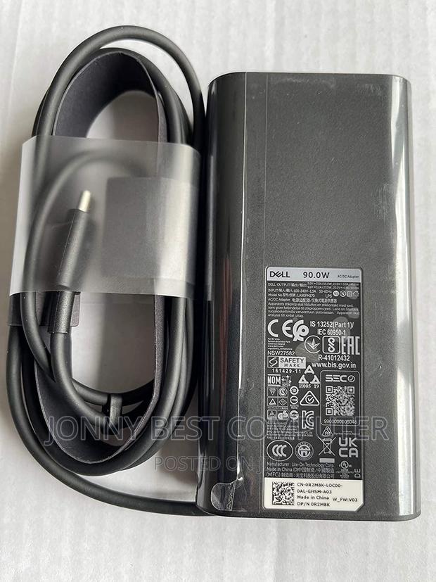 Dell 90watts Type C Charger · Photo 4