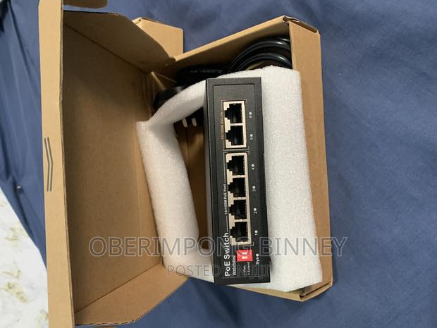 Poe Switch 4 Ports · Photo 3