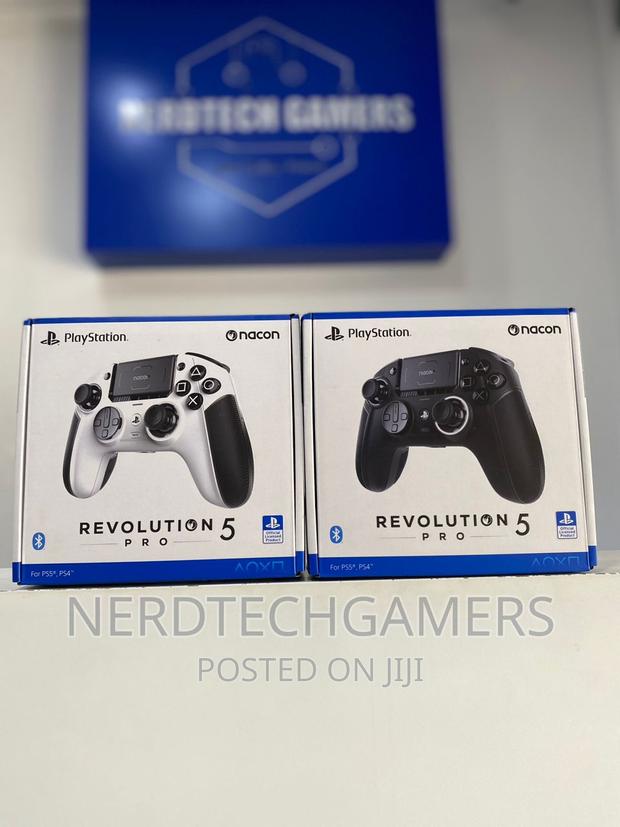 Nacon Revolution 5 Pro Officially Licensed Playstation 5 · Photo 4