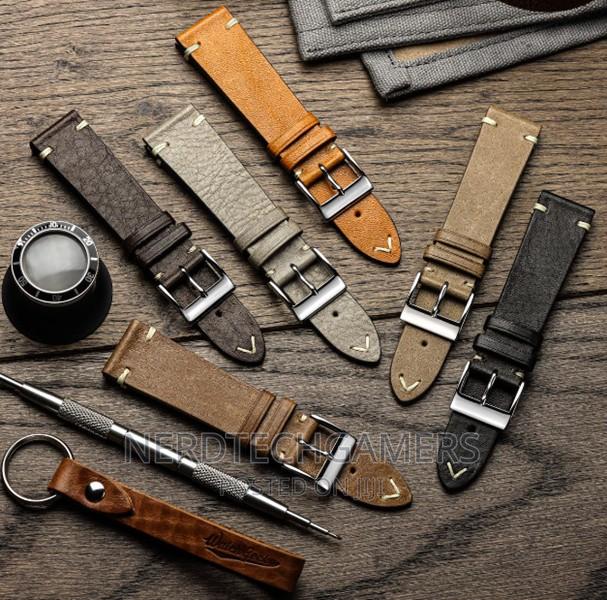 Crazy Horse Leather Watch Band For Apple Watch - Stylish · Photo 4
