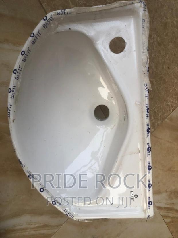 Hanging Wash Hand Basin · Photo 2