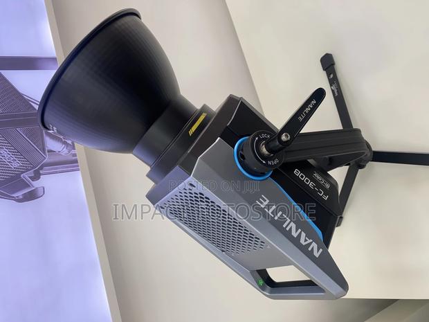 Nanlite Fc300b Bi-color Led Spotlight · Photo 4