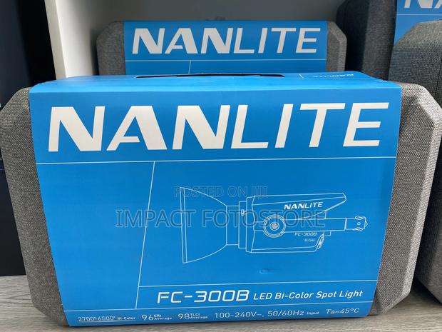 Nanlite Fc300b Bi-color Led Spotlight · Photo 3