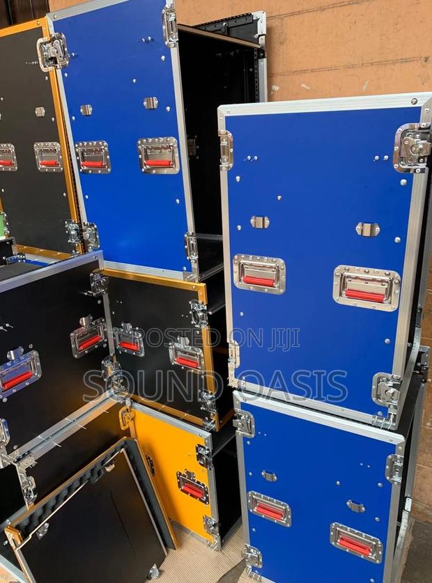 18U Pro Amp Rack · Photo 2