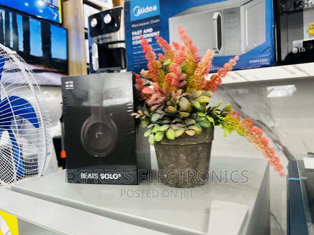 Grab Your Favorite Beats Solo3 · Photo 2