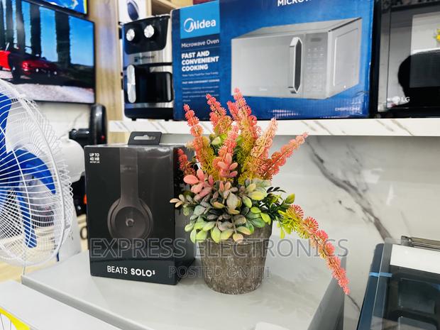 Bluetooth Wireless Streaming Beats Solo3 · Photo 2