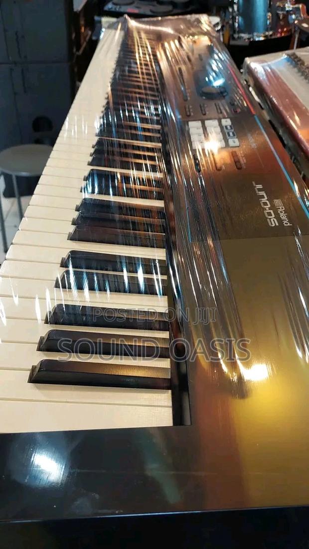 Roland Juno-Ds88 88-Key Weighted-Action Synthesizer · Photo 3